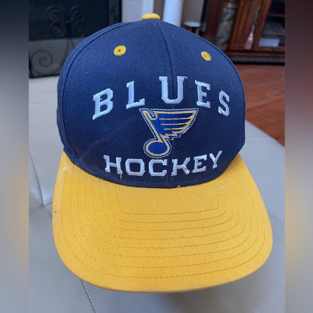 St Louis Blues Men's Hockey Reebok Cap, OS Adjustable